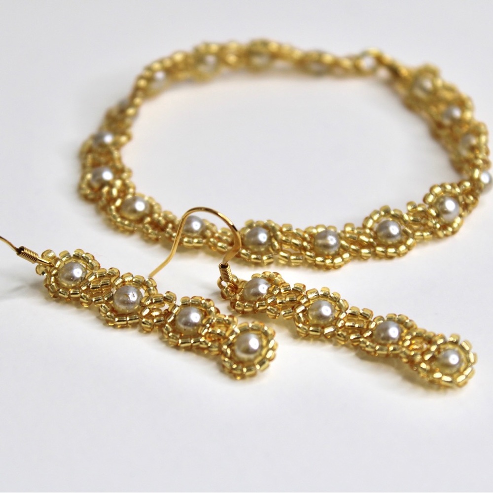 Earring Bracelet Handcrafted Jewelry Set Seed Beaded Jewelry 18K Gold Hardware